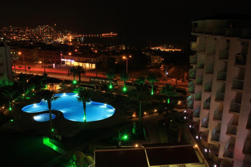 Royal Palace Kusadasi Hotel ภายนอก รูปภาพ