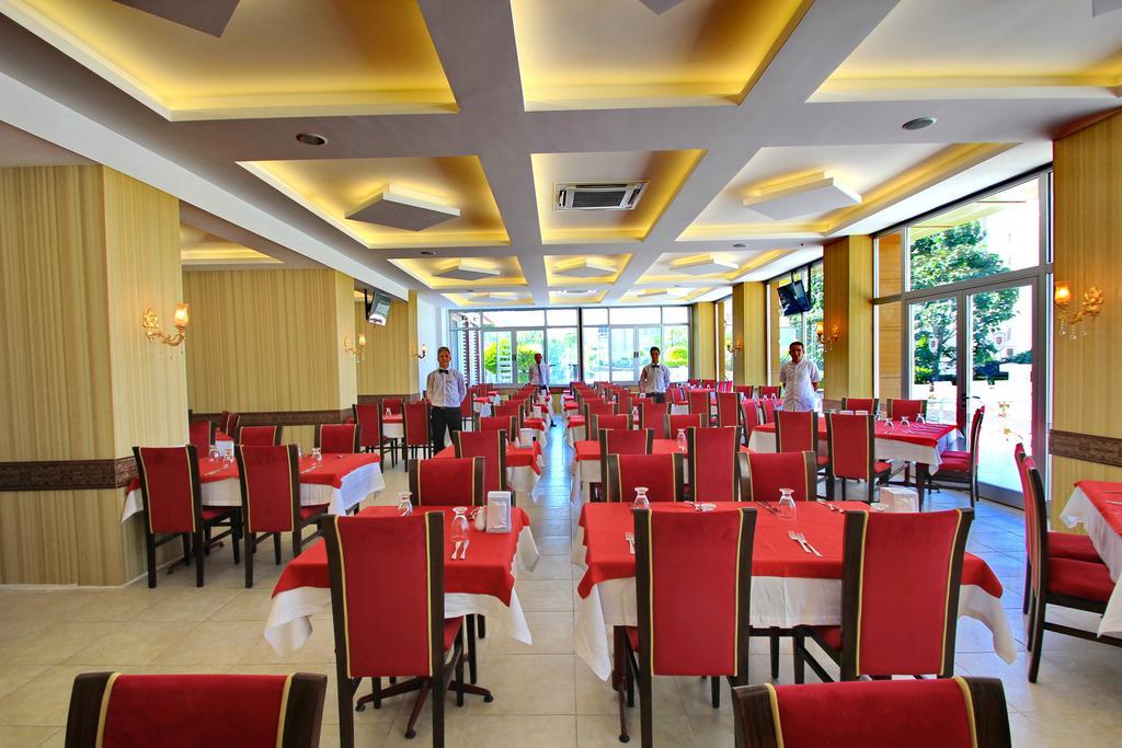 Royal Palace Kusadasi Hotel ภายนอก รูปภาพ