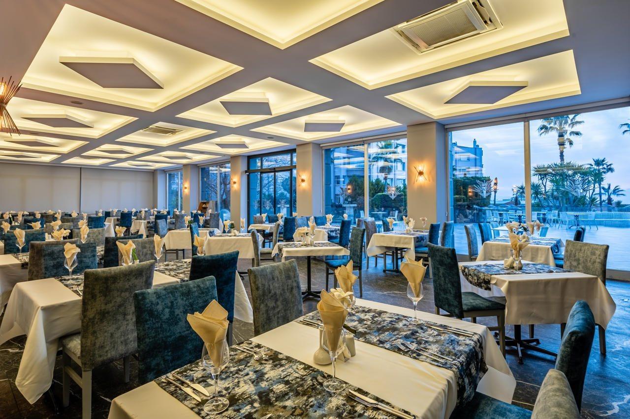 Royal Palace Kusadasi Hotel ภายนอก รูปภาพ