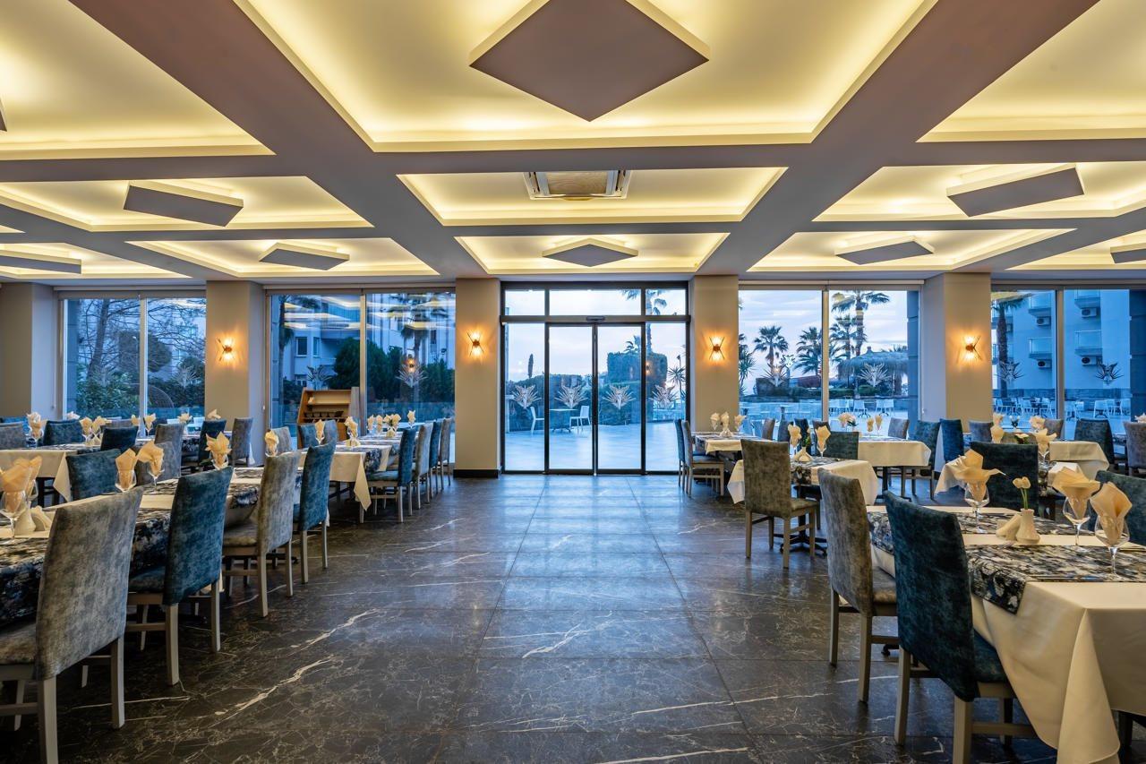 Royal Palace Kusadasi Hotel ภายนอก รูปภาพ