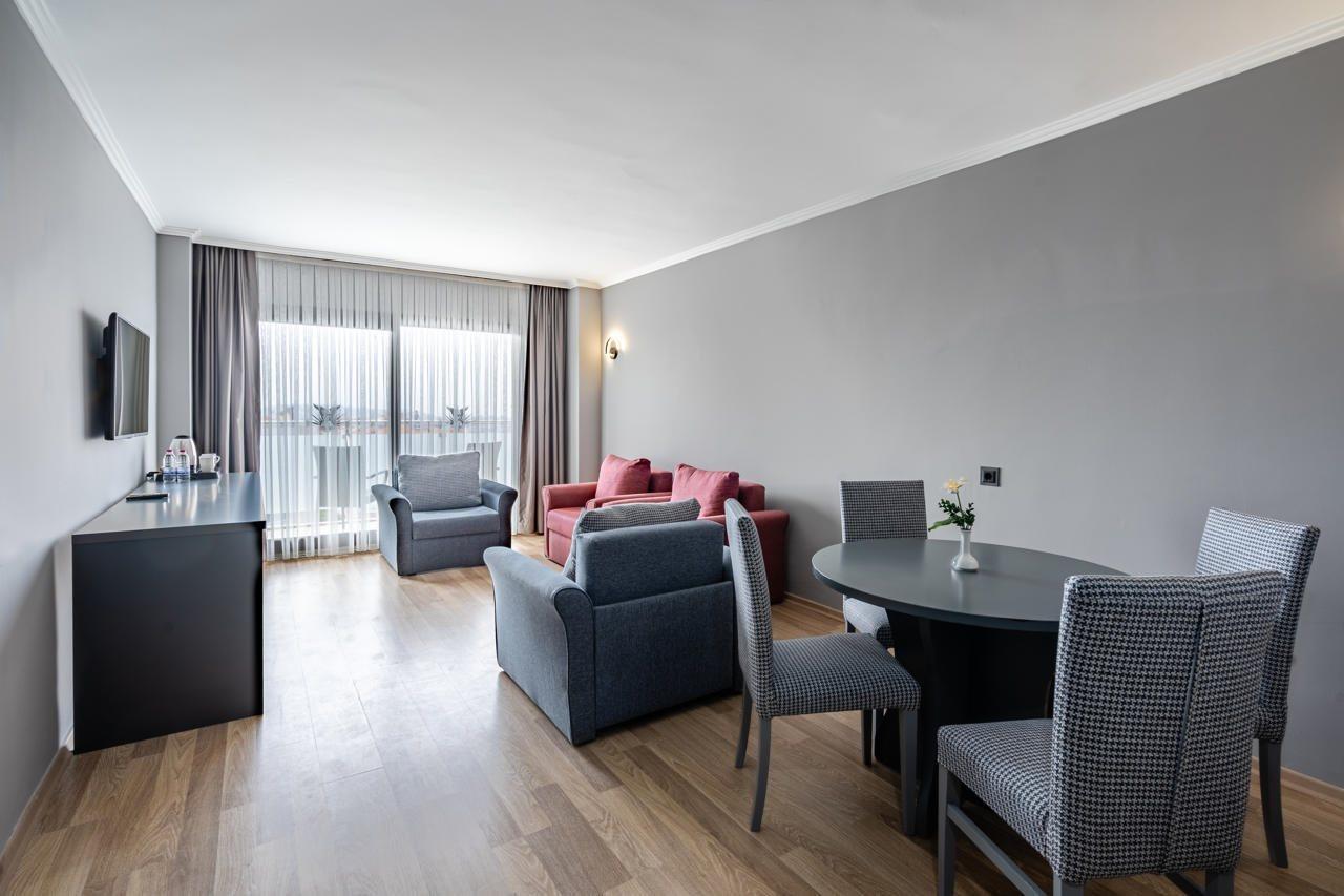 Royal Palace Kusadasi Hotel ภายนอก รูปภาพ
