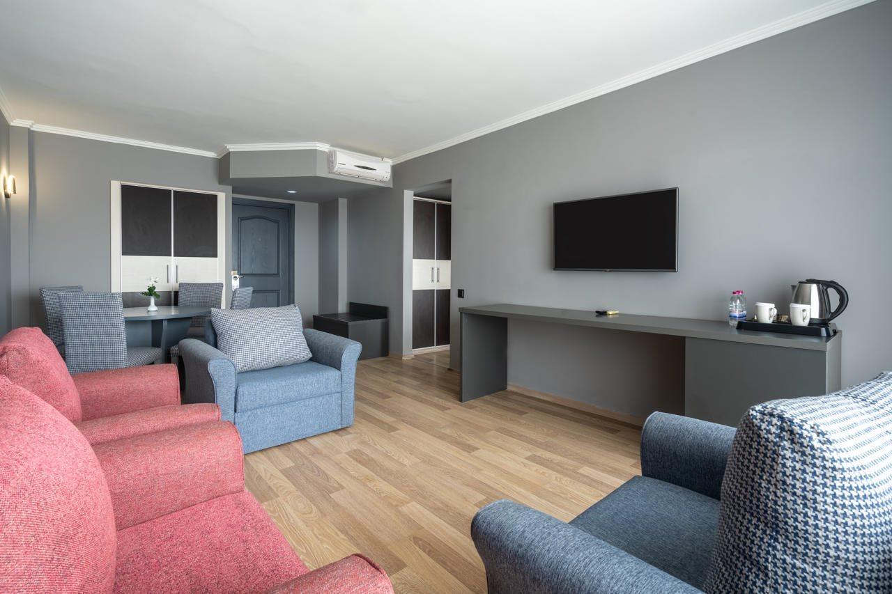 Royal Palace Kusadasi Hotel ภายนอก รูปภาพ