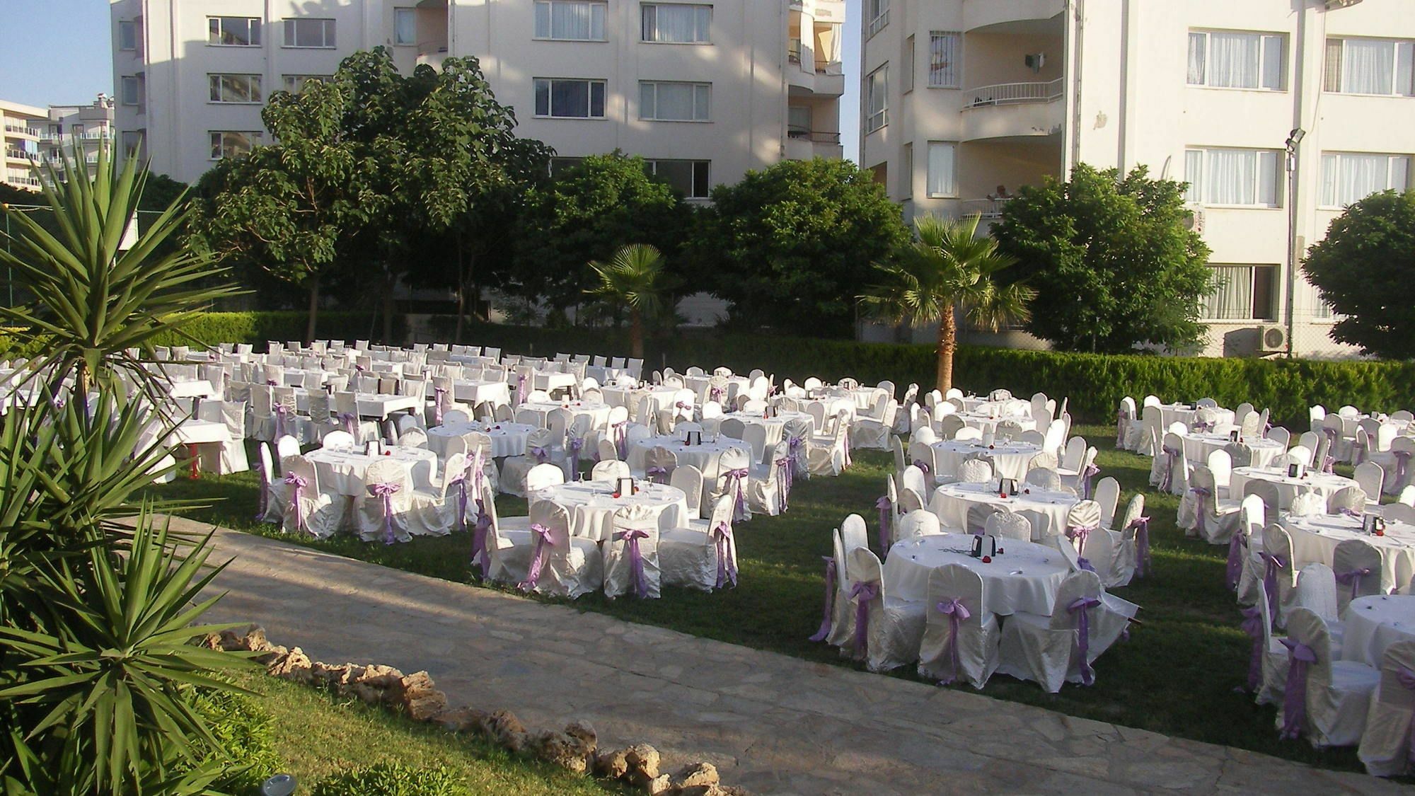Royal Palace Kusadasi Hotel ภายนอก รูปภาพ